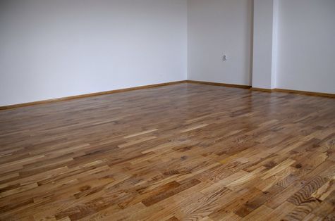 BEKERT TOMASZ BEKIER, Parkiet