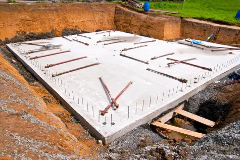 Zbigniew Pacek, Płyta fundamentowa, fundamenty