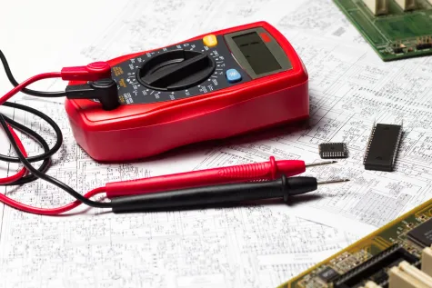 ELECTRONIQ ŁUKASZ GOC, Elektryk, instalacja elektryczna